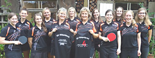 Wildpoldsrieder Tischtennis-Damen mit neuer Spielkleidung gesponsert vom Versicherungsbüro Pfingstl und vom Kultiviert